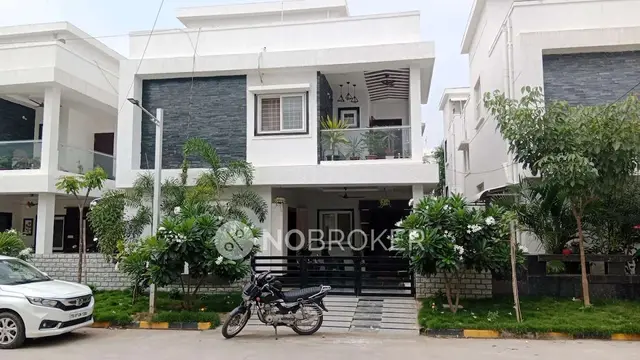 GOLDEN LEAVES VILLAS
